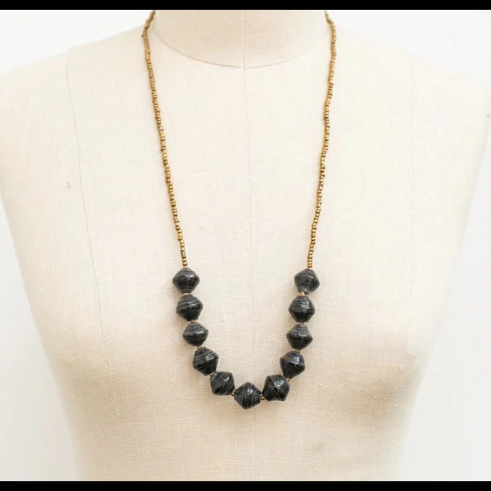 31 Bits The Romantic Necklace in Black
